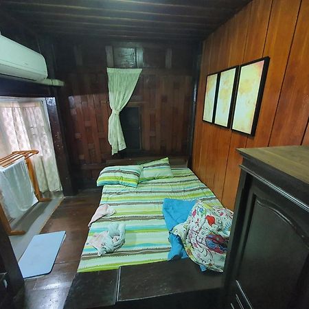 Solarcell Walking Street Homestay - โซล่าเซลล์ถนนคนเดินโฮมสเตย์ Ban Nong Nam Khan Exterior foto